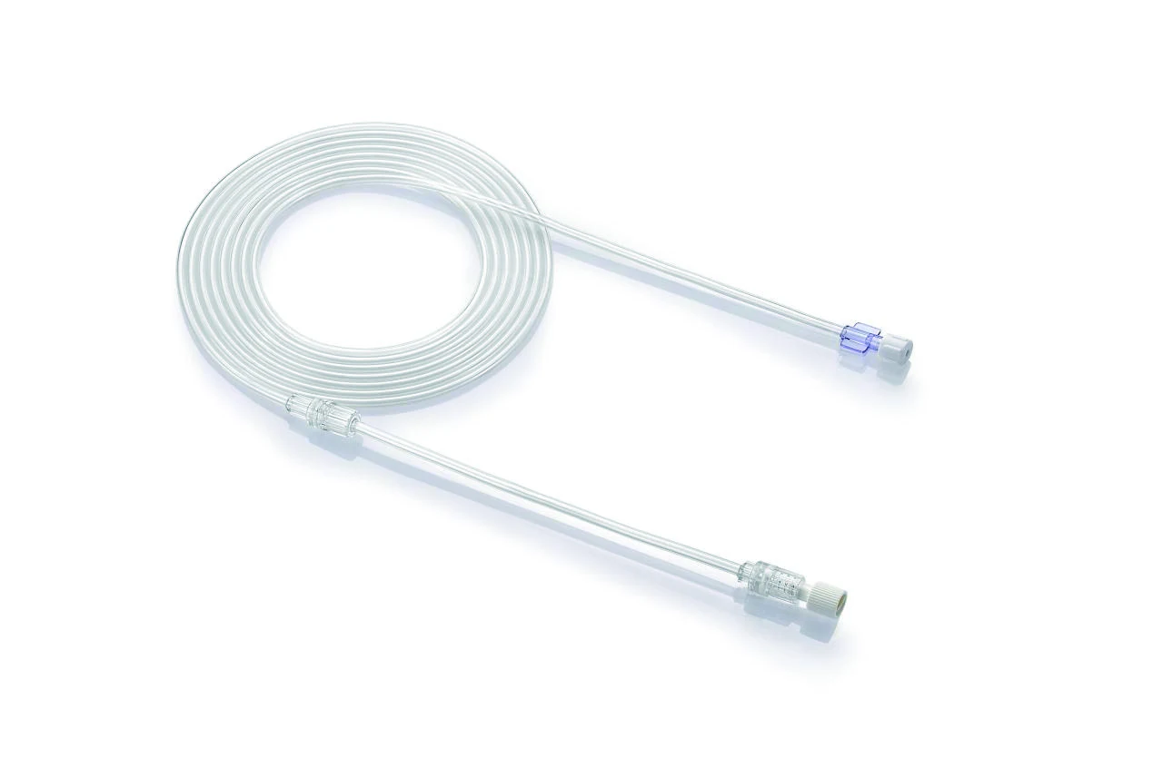 Punzón Ventilado y Tubo de Llenado para Medio de Contraste — Vented Spike & Fill Tube for Contrast Media SKU XY-CFA